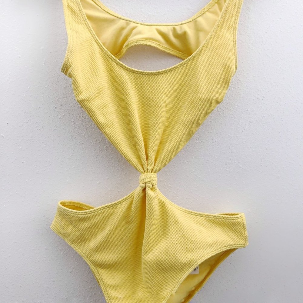 ABERCROMBIE Ribbed Knot Front Cutout One Piece Swimsuit Small Size